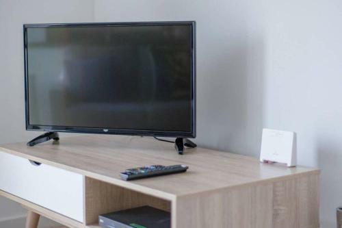 Hereward Tower Central Apartment - Free Parking - Lift Access - Self Check In