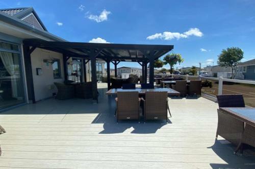Large Mobile Home, Pevensey Bay Holiday Park,