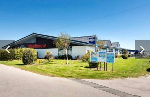 Large Mobile Home, Pevensey Bay Holiday Park,