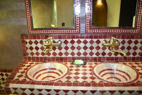 Bed & Breakfast Maison Merzouga Guest House
