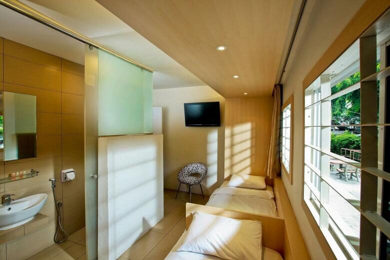 Hotel Dynasty Inn