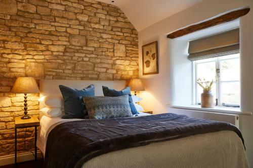 The Cotswold Snug