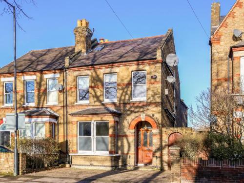 Grand Victorian House, Parking & River Walks