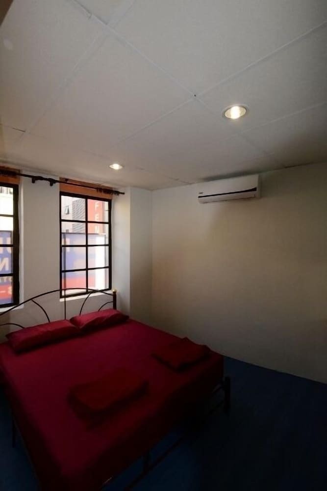 Hostal Submarine Guest House Central Market