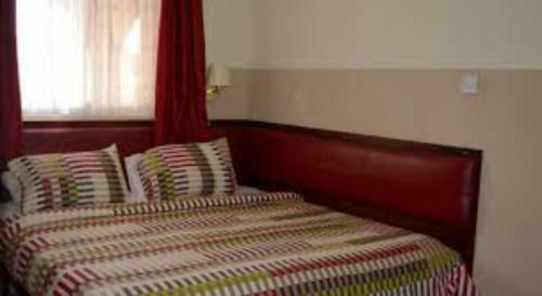 Hostal Room In Apartment - Kunta Kinte Hotel Accra