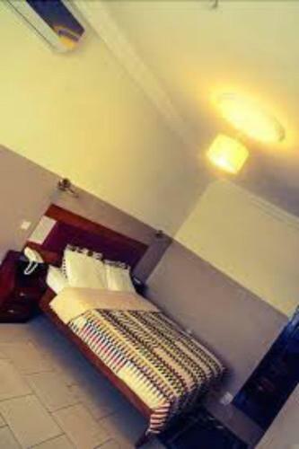 Hostal Room In Apartment - Kunta Kinte Hotel Accra