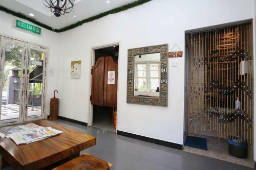 Hotel V'la Heritage
