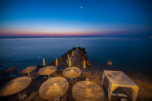 Apartamento White Suites Resort