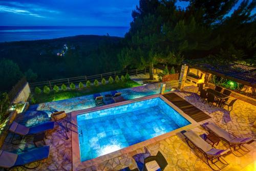 Agrilias Villa Sleeps 6 Pool Air Con Wifi