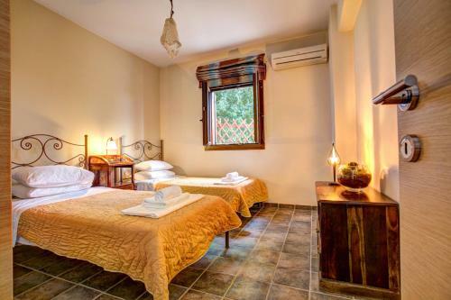 Agrilias Villa Sleeps 6 Pool Air Con Wifi