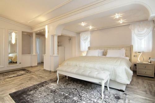 Black Diamond Luxury Villa Anavyssos In Athens