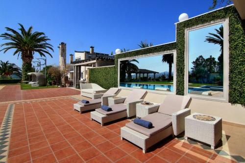 Black Diamond Luxury Villa Anavyssos In Athens