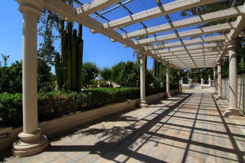 Black Diamond Luxury Villa Anavyssos In Athens