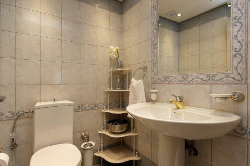 Black Diamond Luxury Villa Anavyssos In Athens