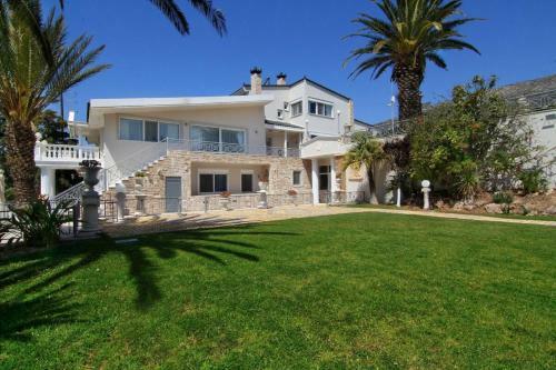 Black Diamond Luxury Villa Anavyssos In Athens