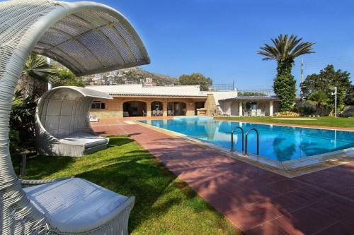 Black Diamond Luxury Villa Anavyssos In Athens