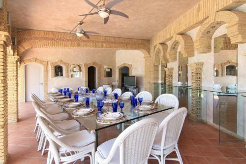 Black Diamond Luxury Villa Anavyssos In Athens