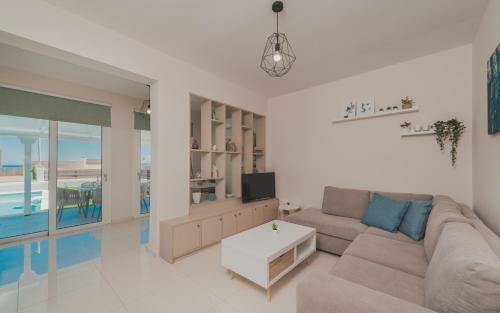 Astarte Villas - Villa Siesta With Private Pool