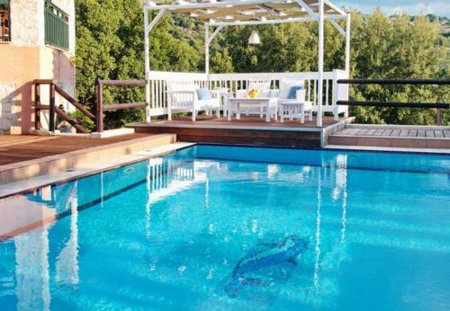 Armenoi Villa Sleeps 6 With Pool And Air Con