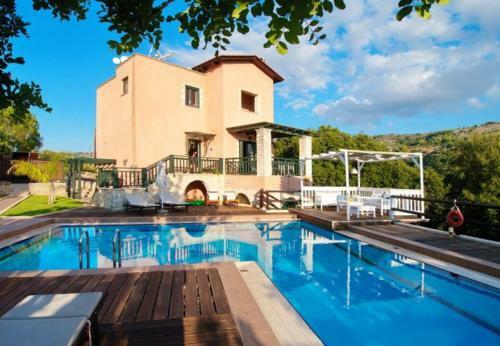 Armenoi Villa Sleeps 6 With Pool And Air Con
