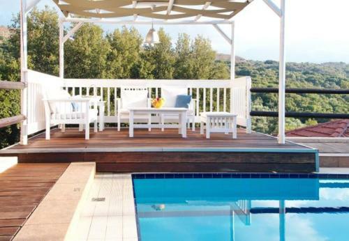 Armenoi Villa Sleeps 6 With Pool And Air Con