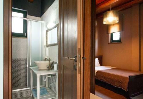 Armenoi Villa Sleeps 6 With Pool And Air Con