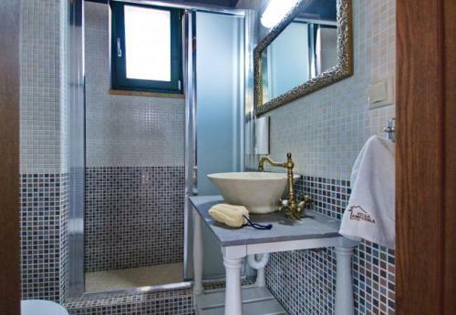 Armenoi Villa Sleeps 6 With Pool And Air Con