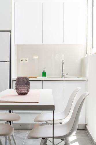 Travellers Hut Apartment In Neos Kosmos
