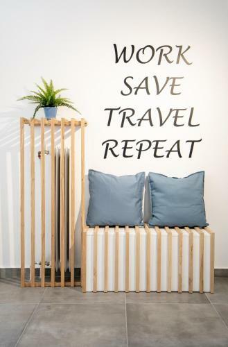 Travellers Hut Apartment In Neos Kosmos