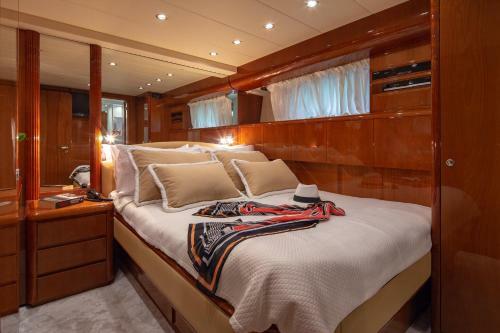 M/y Efmaria