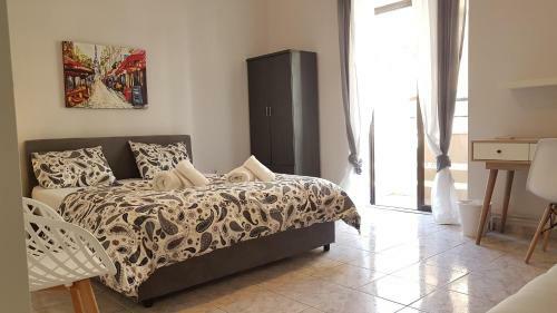 Palette Apartment Champagne - Athens Center, 6 Bd, 3 Bath