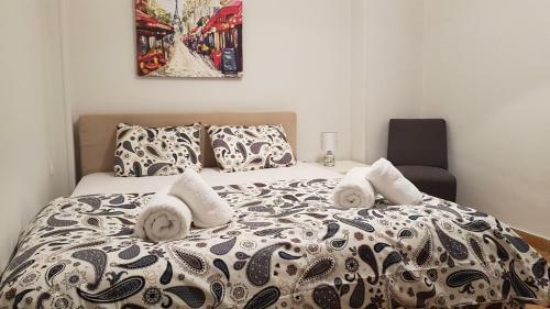 Palette Apartment Terracotta - Athens Center, 3 Bd, 2 Bath
