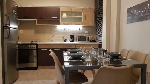 Palette Apartment Chocolate - Athens Center, 6 Bd, 3 Bath