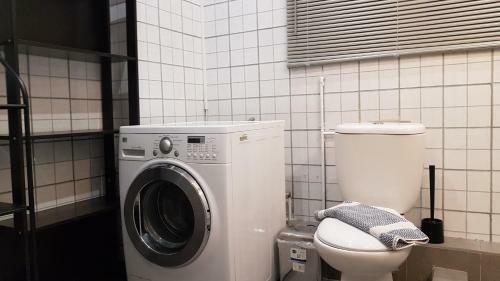 Palette Apartment Chocolate - Athens Center, 6 Bd, 3 Bath