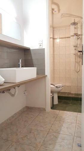 Palette Apartment Chocolate - Athens Center, 6 Bd, 3 Bath