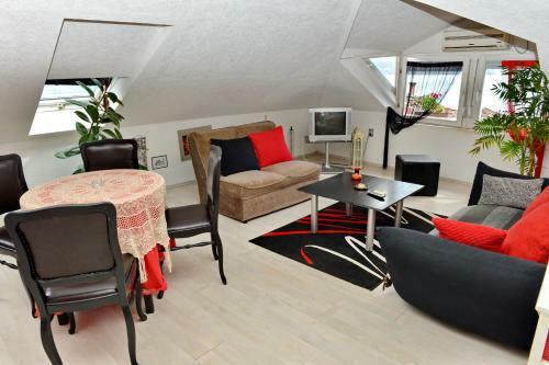 Eke Irin Apartments