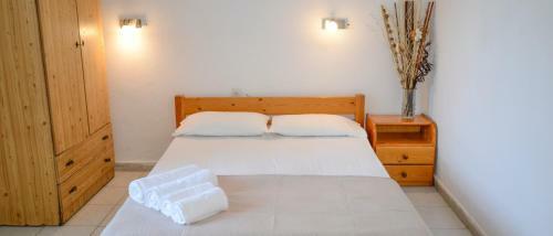 Hostal Corfu Room Apartments With Big Parking Area