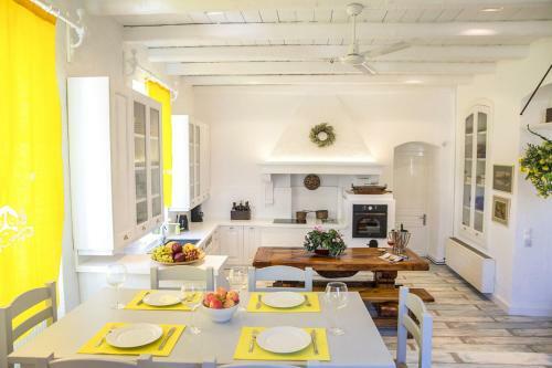 Agios Vlasios Villa Sleeps 8 With Pool And Air Con