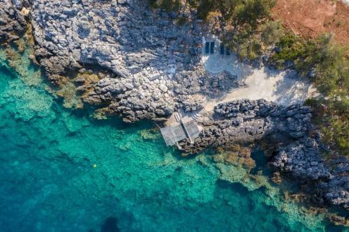 Villa Yana With Direct Sea Access, Large Pool & Heated Jacuzzi