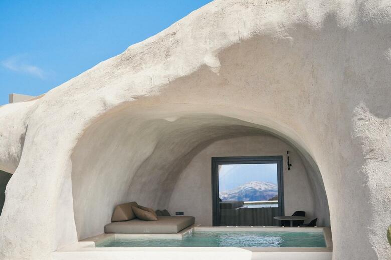 Hotel Divine Cave Experience