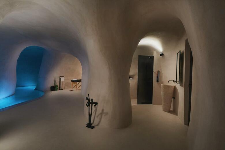 Hotel Divine Cave Experience