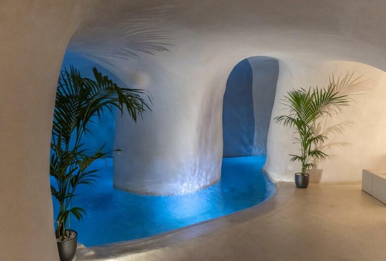 Hotel Divine Cave Experience