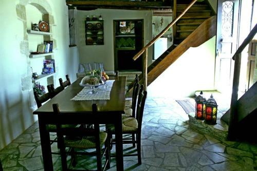 Vassiliki Traditional House Mountain & Field View