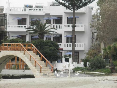 Thamiris Apartments