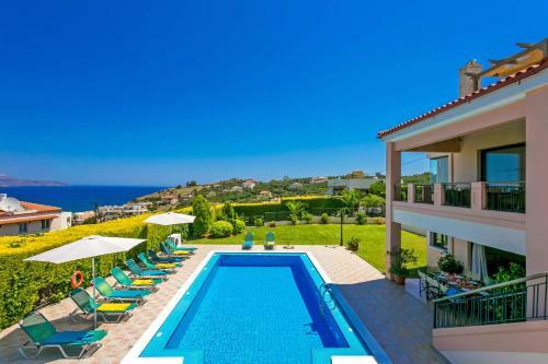 Villa Katerina & Margarita With Heated Pool