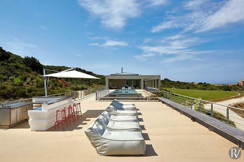 Kastro Villa Sleeps 18 With Pool And Air Con