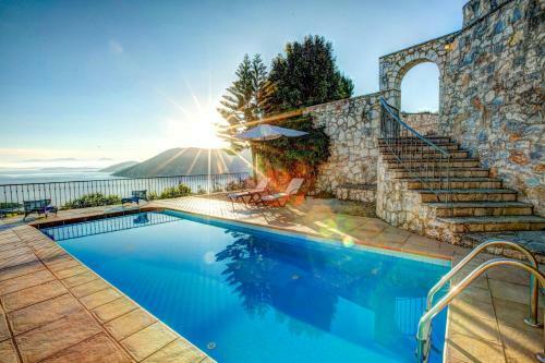 Katsarata Villa Sleeps 4 Pool Air Con Wifi