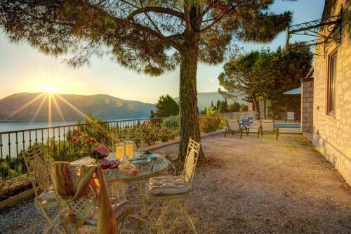 Katsarata Villa Sleeps 4 Pool Air Con Wifi
