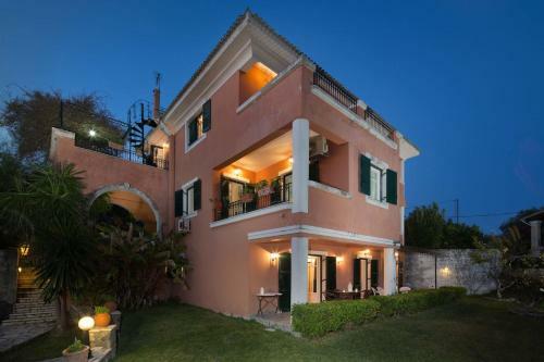 Classy Villa Panoramic Mountain Countryside View