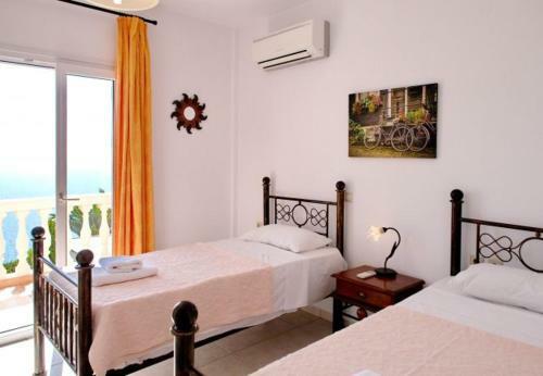 Kleismata Villa Sleeps 7 With Pool And Air Con